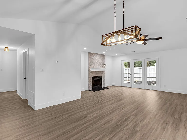 1413 Grantland Pl — Photo 8