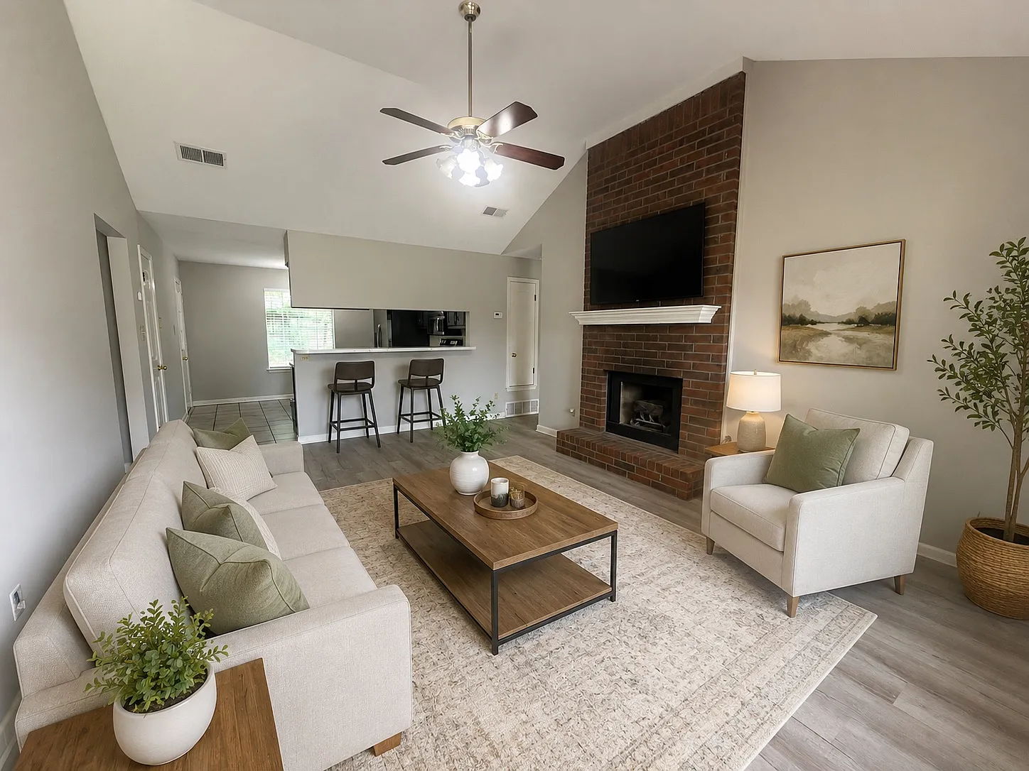 3 bed, 1201 sqft, $1,650 — Photo 2