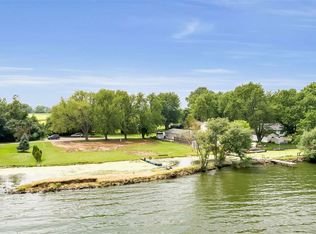 5406 Reighmoor Rd, Omro, WI 54963