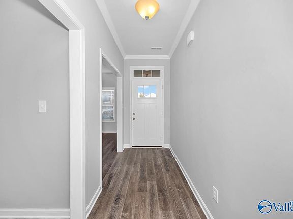 4th image of 204 Iron Cir