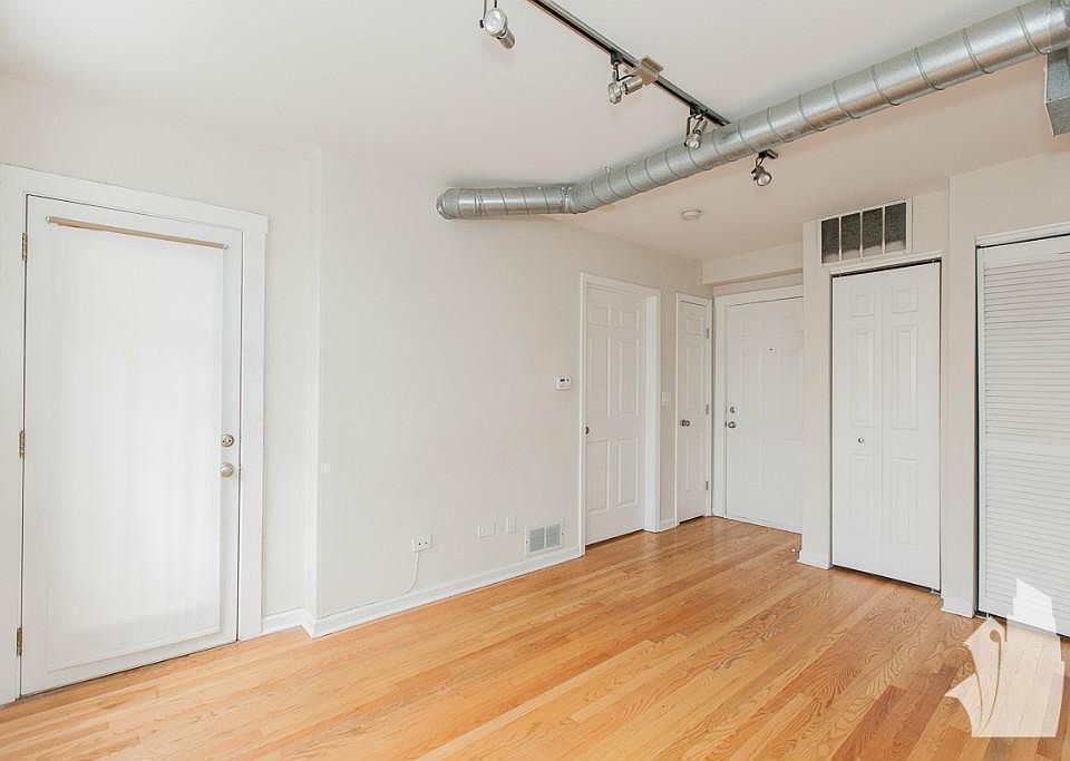 1st image of 2512 W Leland Ave Unit 1