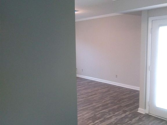 Bonus space area off of living/dining area (great for nurser