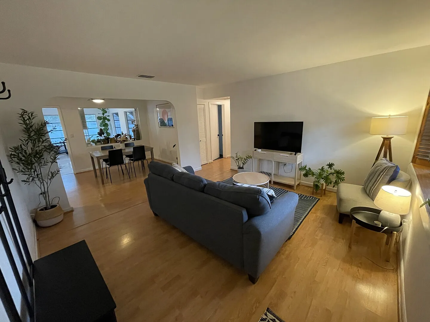 Furnished Single Family Home with Fenced Backyard — Photo 3