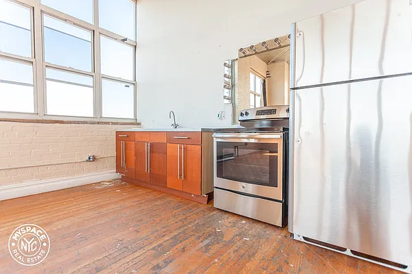 Rented by MySpaceNYC | media 6