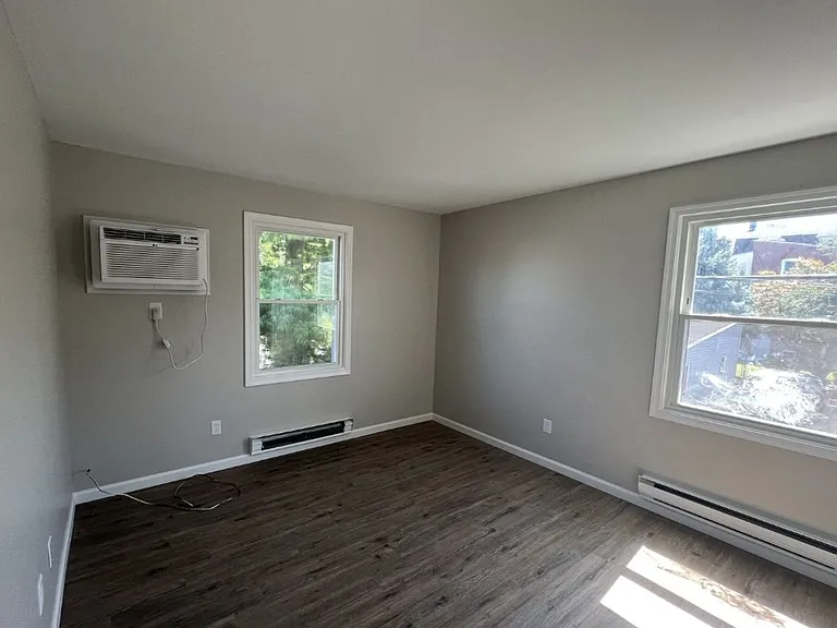 813-817 N Ulster St — Photo 5