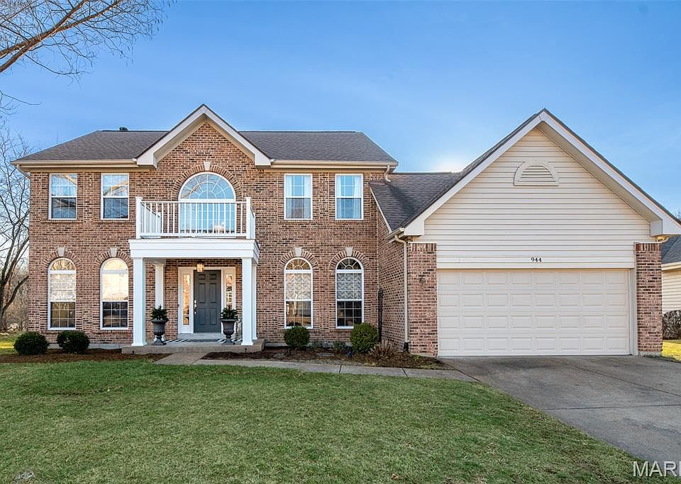 1st image of 944 Emerald Oaks Ct