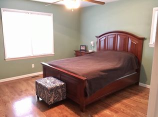 102 N 5th St, Linn, MO 65051