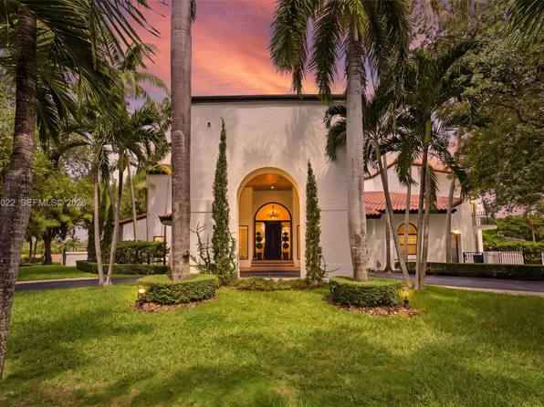 8215 Grand Canal Dr, Miami, FL 33144