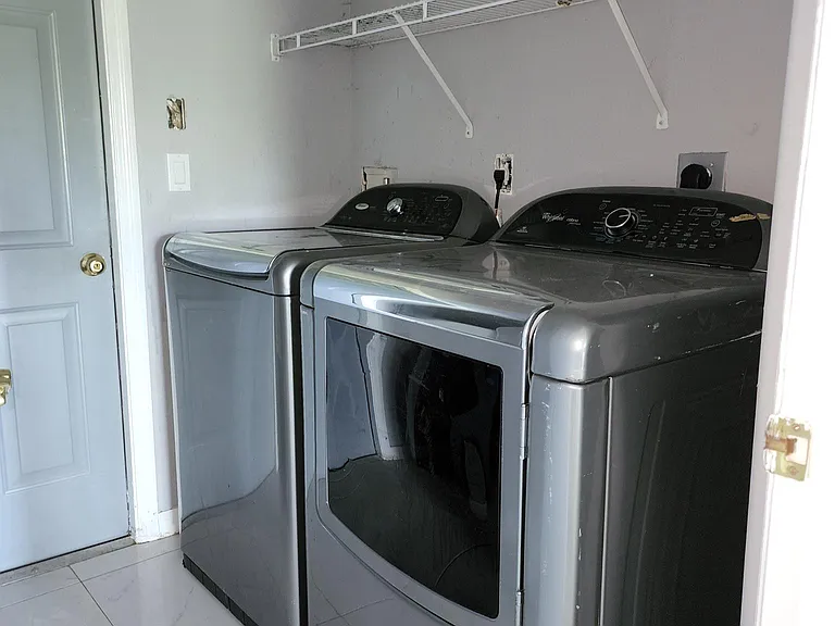 8686 Pegasus Dr — Photo 17