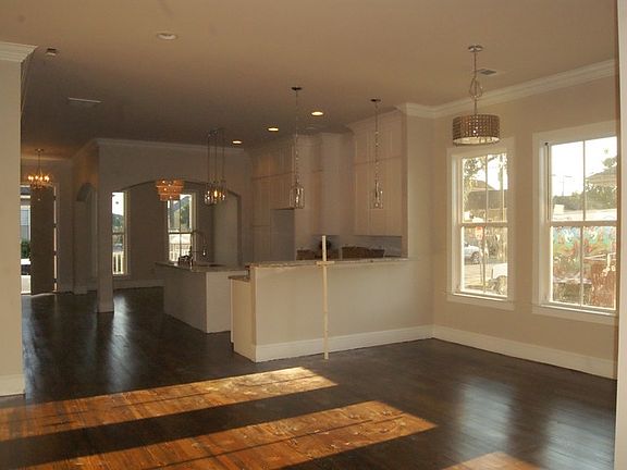 4th image of 3729 Constance St
