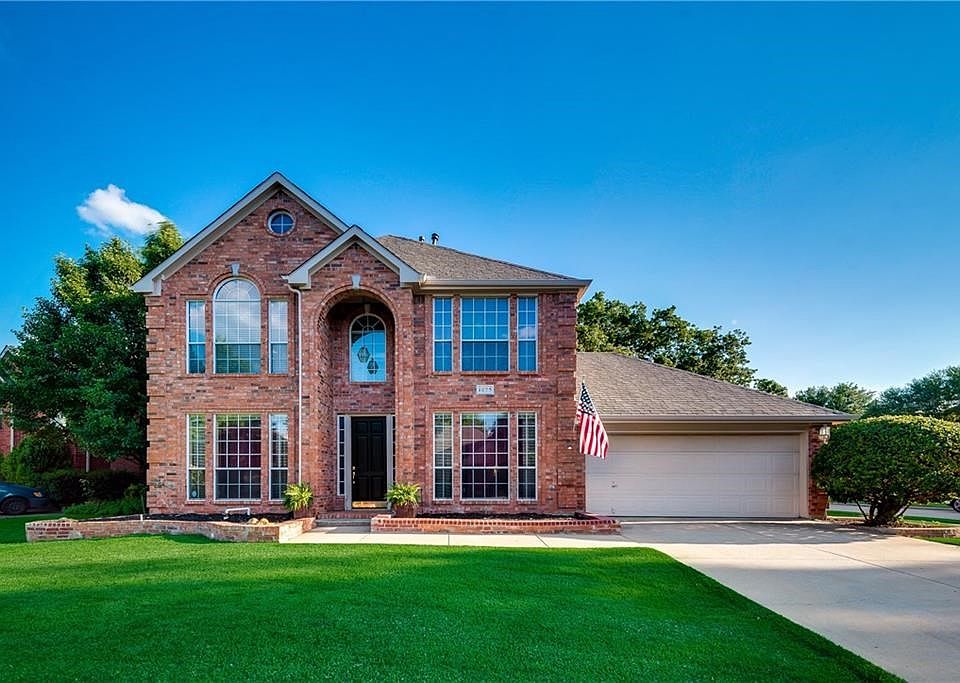 Welcome to 1025 Laurel Oak Dr. in Flower Mound!