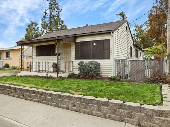 310 W North St, Manteca, CA 95336