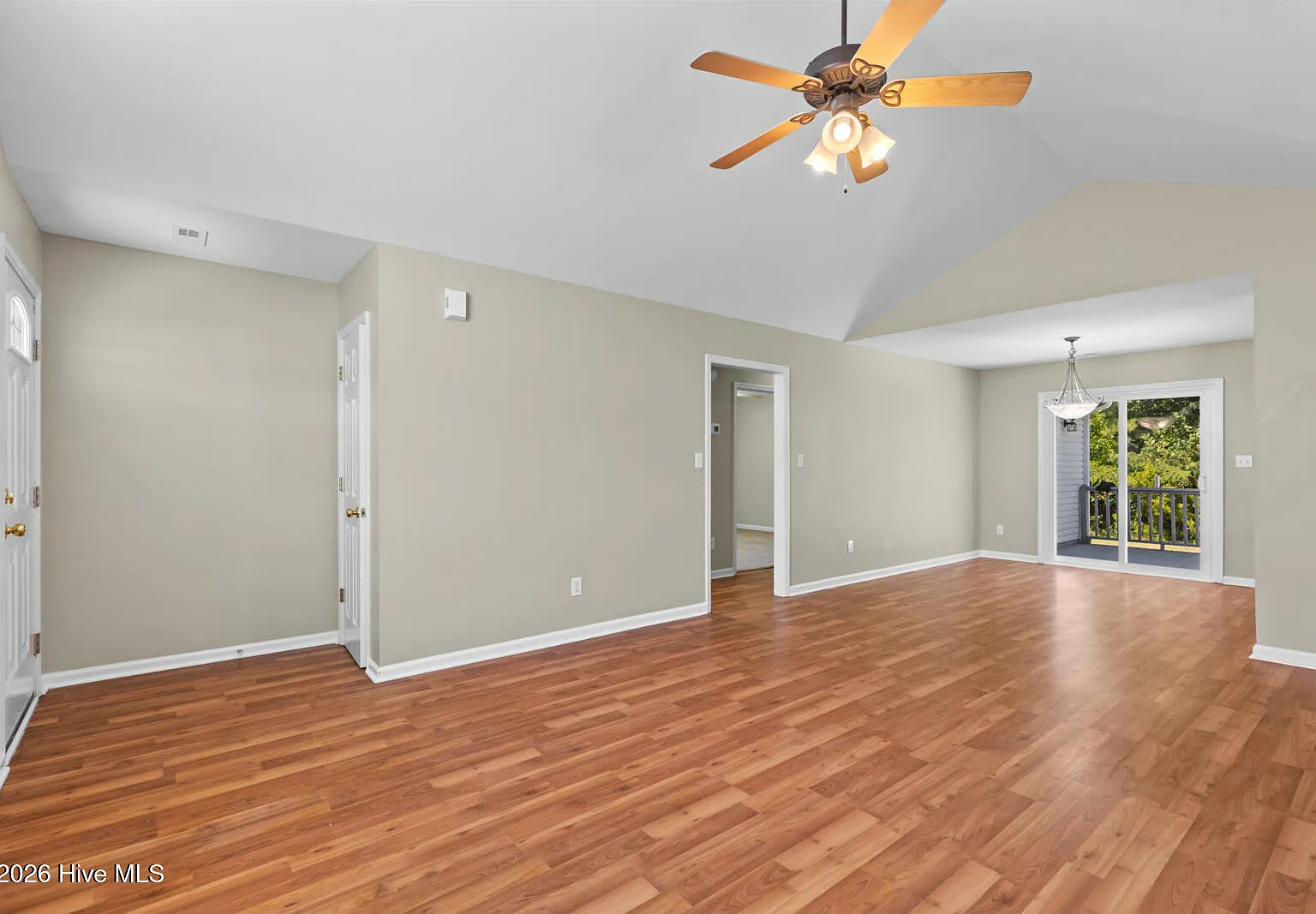 4 bed, 2.0 bath, 1650 sqft, $1,800 — Photo 3