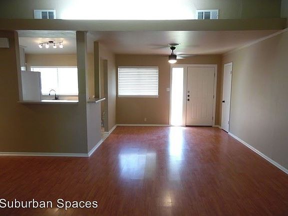 3rd image of 725 Oblate Dr