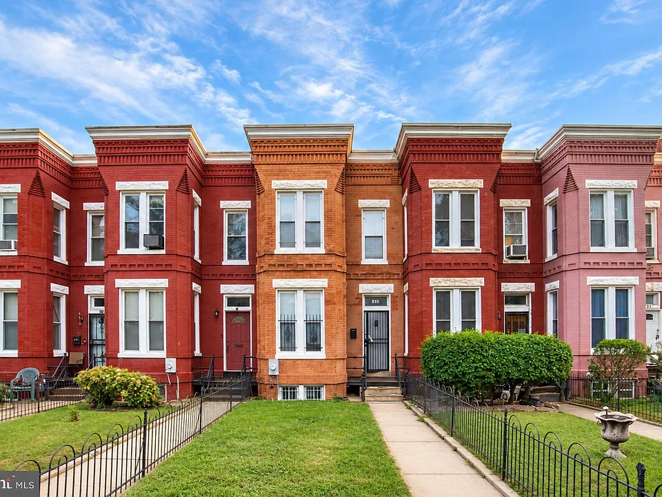635 K St NE