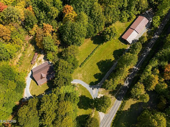 3rd image of 1151 Chestnut Valley Rd