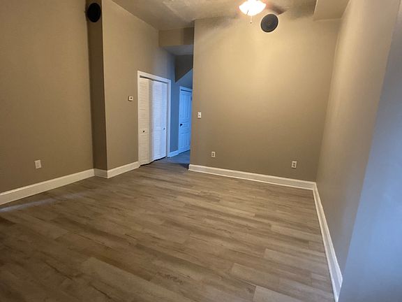 3rd image of 371 E Market St APT 2