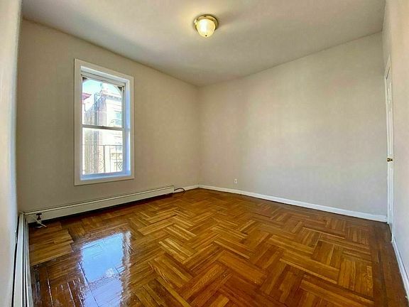 3rd image of 286 Clarkson Ave