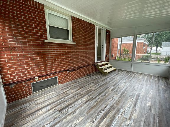 5th image of 2933 Geneva St