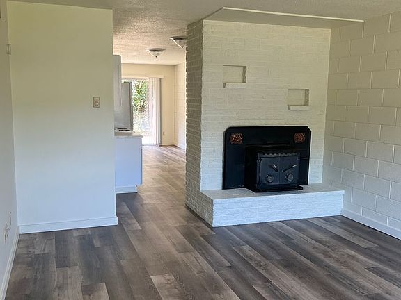 3rd image of 216 SE 11th St #226