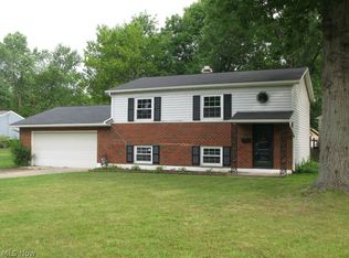 2267 Santom Cir N, Stow, OH 44224