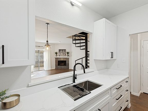 3rd image of 5701 Gaston Ave APT 4