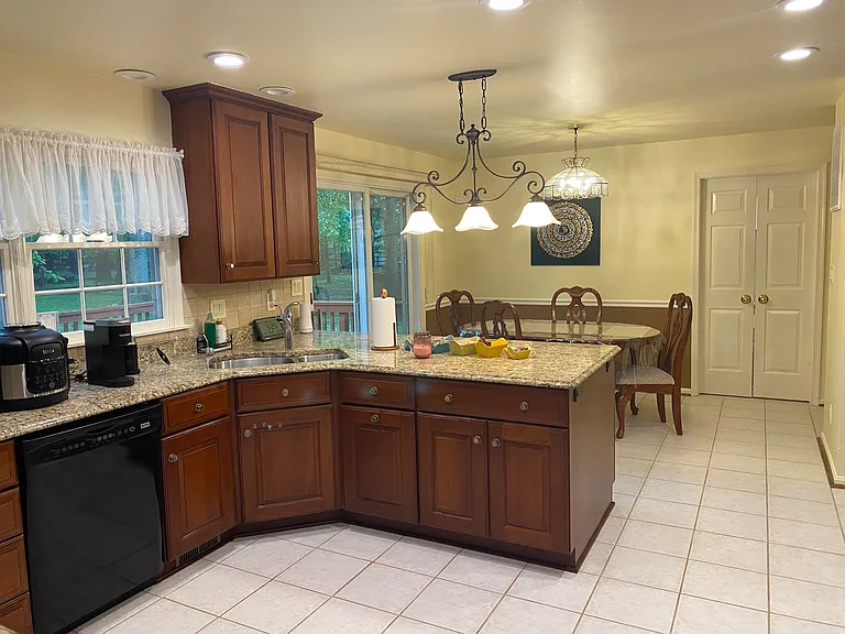 7700 Warfield Rd — Photo 31