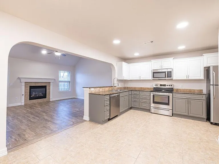 15th Place Townhomes — Photo 8