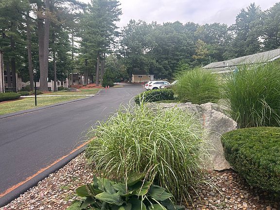 5th image of 3 Greenbriar Dr APT 301