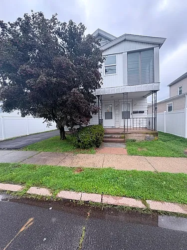 107 Dix St Photo 1