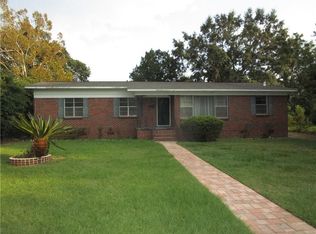 88 2nd St, Chickasaw, AL 36611