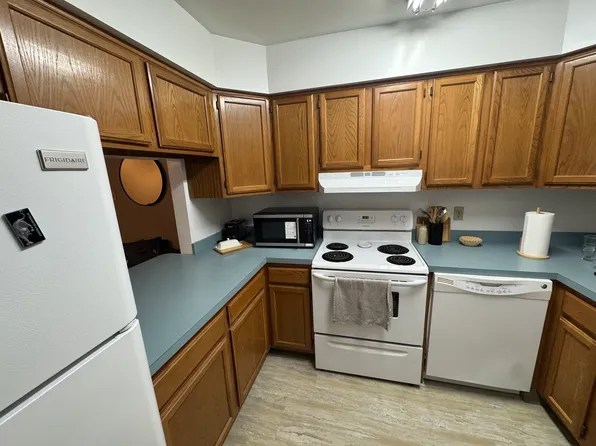 2101 Cedar Run Dr APT 304, Camp Hill, PA 17011