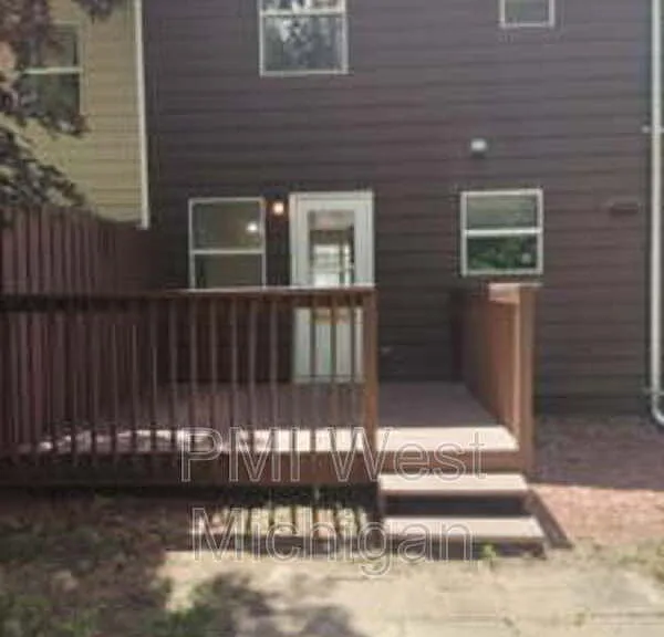 4258 Bond Ave #4 — Photo 2