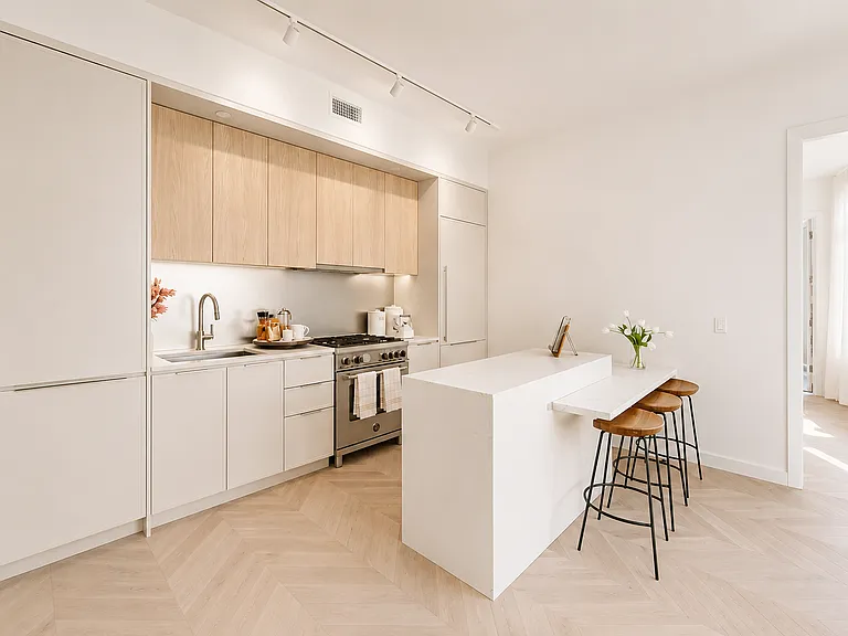 29-18 41st Ave #25D — Photo 3