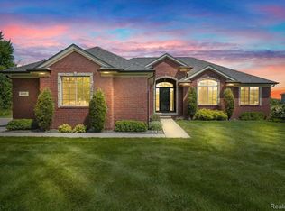 4885 Glover Rd, Almont, MI 48003