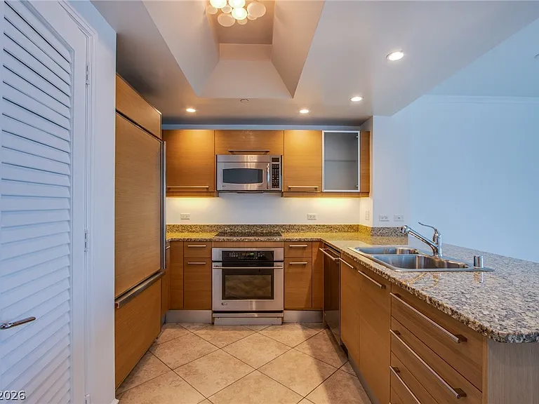 322 Karen Ave #1603 — Photo 8