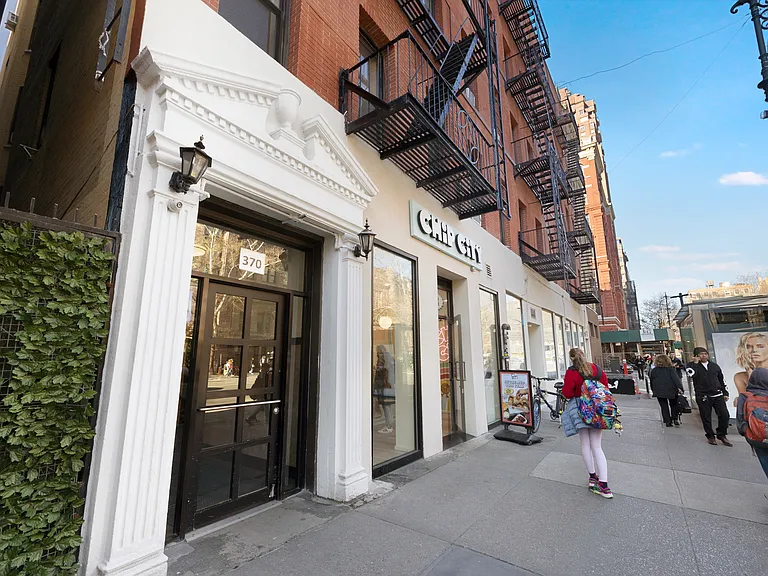 370 Columbus Ave #4L — Photo 6