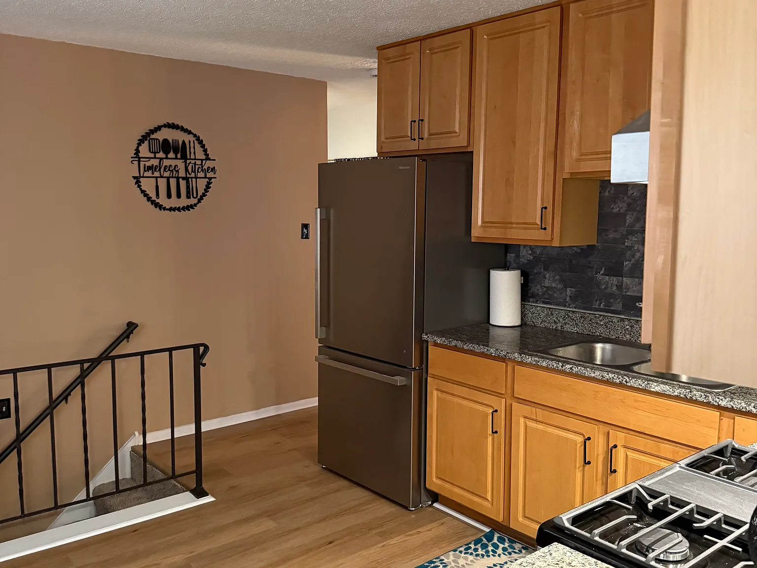 4 bed, 1136 sqft, $3,330 — Photo 3