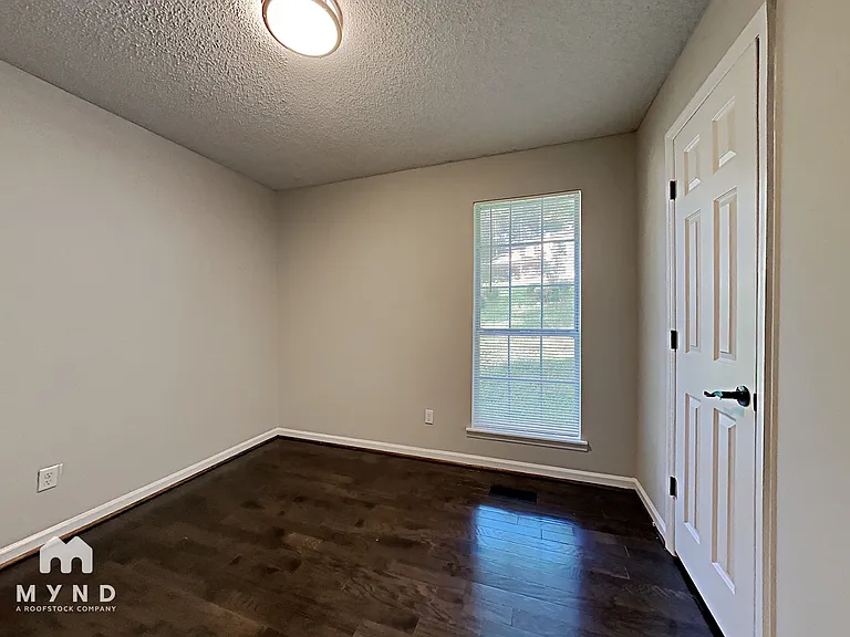 1021 Medina Dr — Photo 14