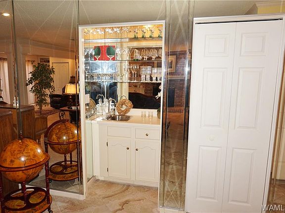 4th image of 1505 Bellingrath Dr