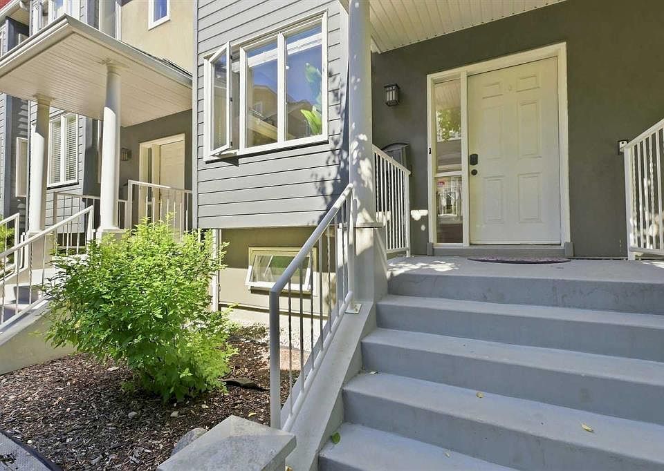 1st image of 110 S 10th Ave NE #12