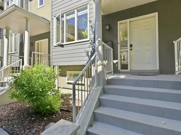 110 S 10th Ave NE #12, Calgary, AB T2E 0W7