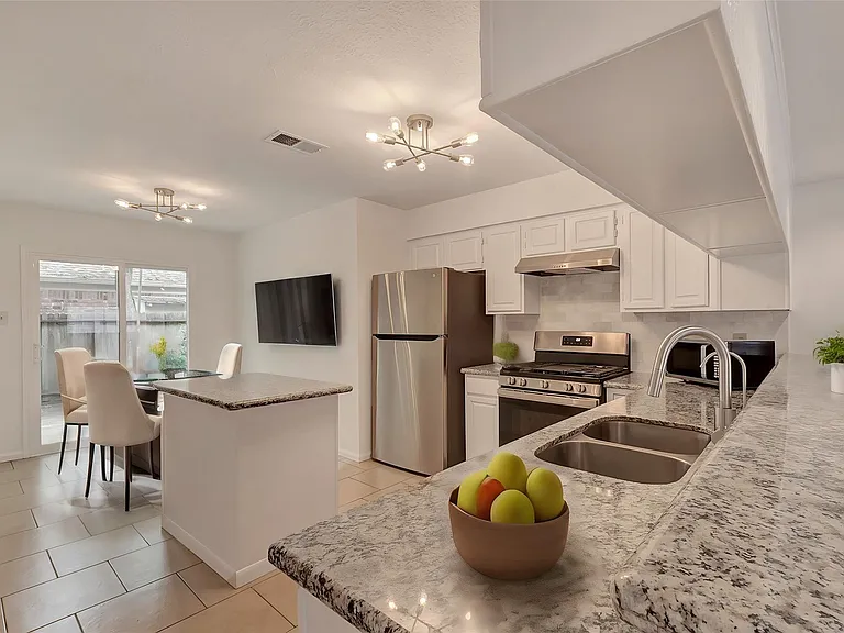 6 Green Slope Pl — Photo 16