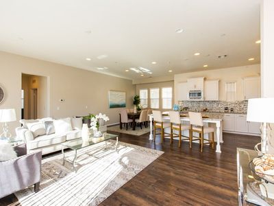 156 Paramount, Irvine, CA, 92618