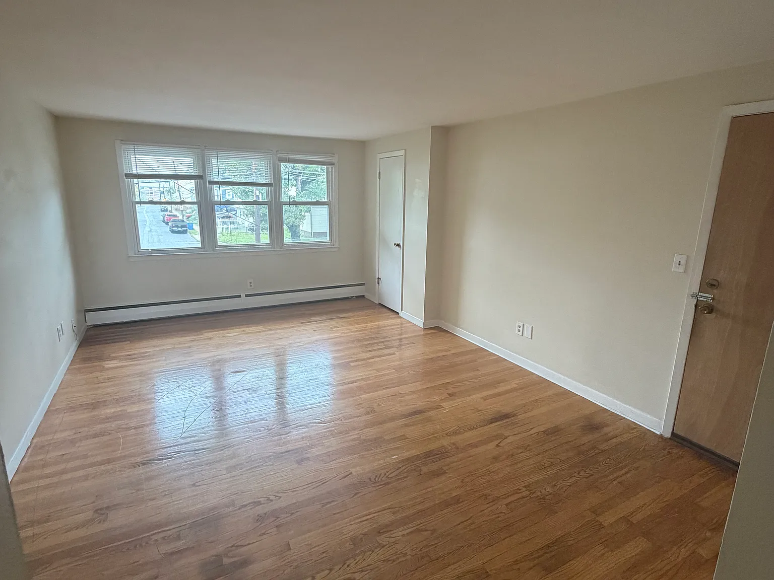 2 bed, $1,695 — Photo 2