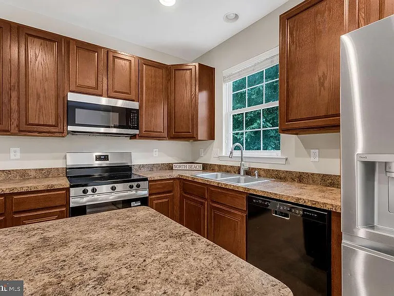 3657 Bedford Dr — Photo 7
