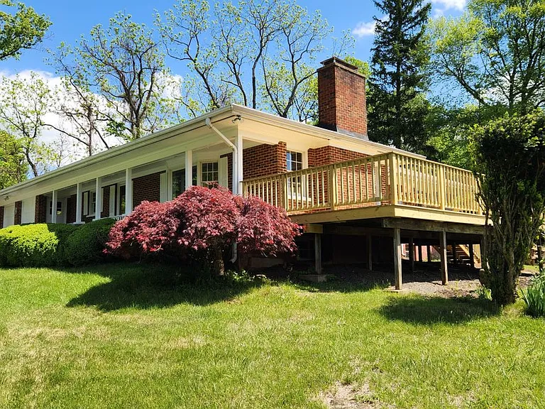 39080 Foxhill Rd — Photo 1