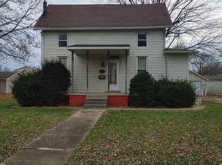 369 N East St, Farmington, IL 61531