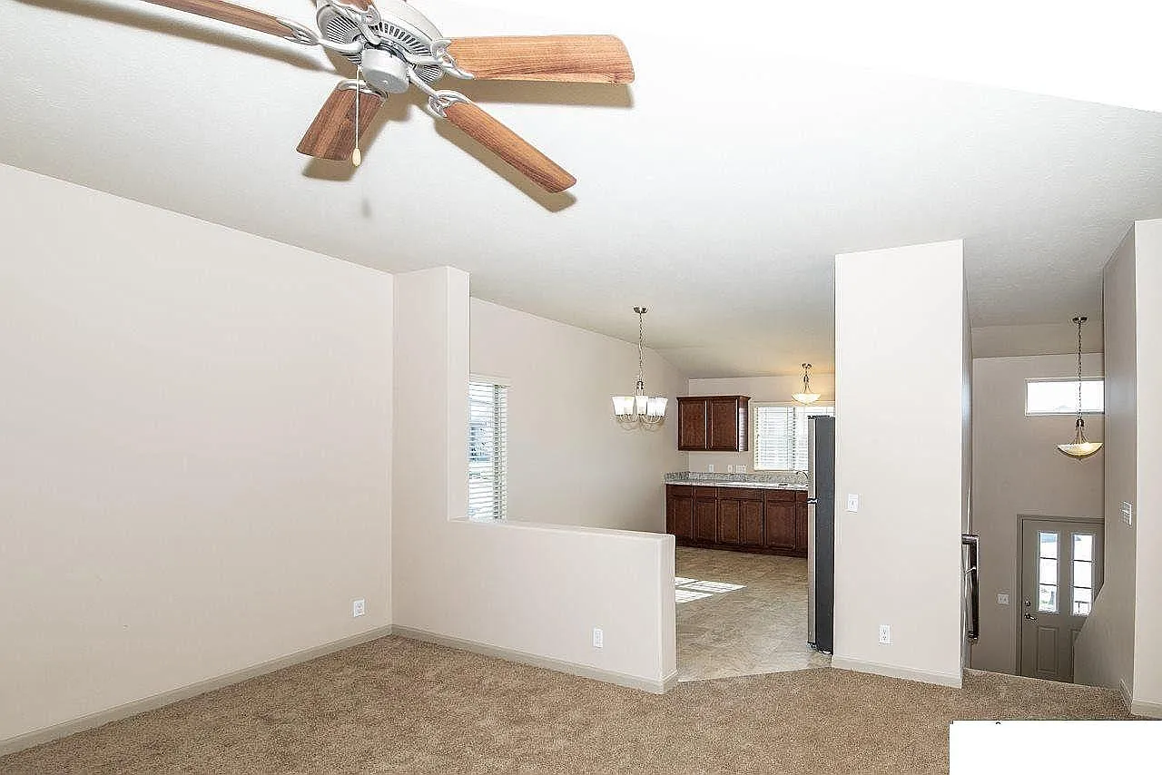 3 bed, 1440 sqft, $2,075 — Photo 4