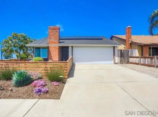 902 Woodlake Dr, Cardiff, CA 92007